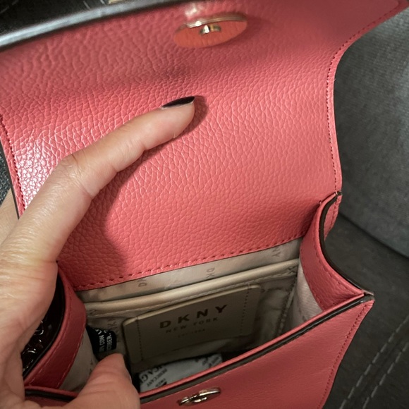 Blush DKNY bag - Picture 4 of 4